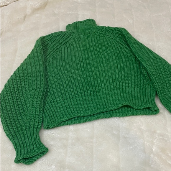 H&M Emerald Green Turtleneck Sweater - Picture 6 of 7